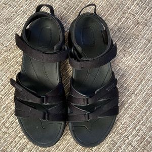 TEVA 4266 Tirra Vegan Sandle in black / black size 8.5